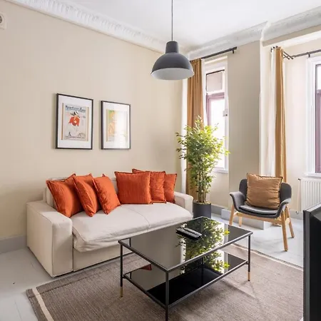 Modern Flat With Location In Beyoglu Apartment